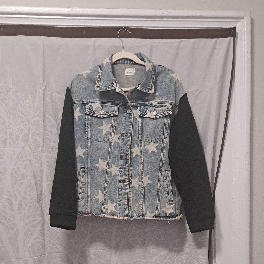 Womens Star Print Denim Jacket With Black Sleeves